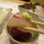 新ばし 星野 - 鯛のお造りは、おろしたての山葵でいただくこちらのものが一番好きです。