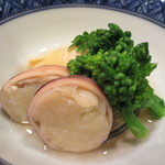 新ばし 星野 - 醤油とお酒で炊いたイイダコの桜煮は、食感を損なわず素晴らしいものでした。