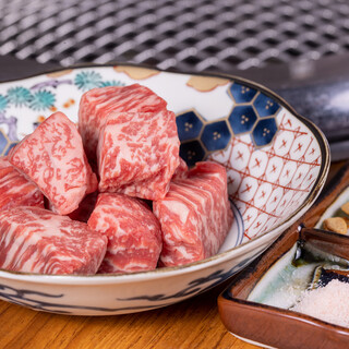 Excellent to eat! ``This is the red meat of black Japanese beef thickly sliced Shintama finished with residual heat''
