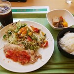 みんなの食堂 - サルサチキンサラダ&ソフトドリンク付き、ご飯はプラスしました！