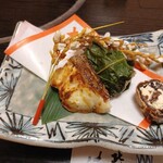 北新地 穂の河 - お祝いサービス鯛と赤飯