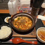 Faiya Horu Yon Sentoranomonhiruzu - 火鍋麻婆豆腐定食（1,000円）