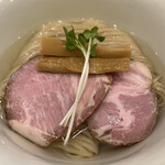 らぁ麺やまぐち - 昆布水に浸かった麺