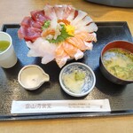 富山湾食堂 - キトキト盛り・味噌汁セット