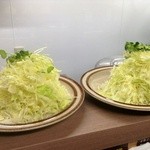 馬場南海 - 生姜焼き系の千切りキャベツ