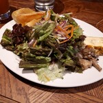イタリアン食堂 MAS - サラダ、キッシュ、タパス、ガーリックトースト