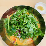 ジョナサン - 料理写真:トムヤム冷麺(追いパクチー)