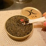 西麻布 焼肉 X - まさかのキャビアまみれのユッケ！！！