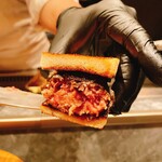 西麻布 焼肉 X - バーグサンドの萌え断（萌える断面）