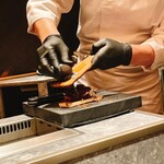 西麻布 焼肉 X - バーグサンドになんとトリュフかけてます