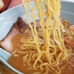 ローダン - 太めの縮れ麺