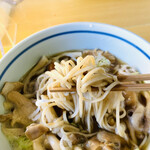 盛安 - きのこおろし蕎麦の麺