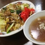 万福亭 - 肉チャーハン(スープ付き)800円
