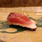 にぎり鮨 一五〇 - 藁焼きカツオ