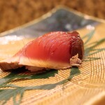 にぎり鮨 一五〇 - 藁焼きカツオ