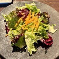 ワカヌイ グリル ダイニング バー 東京 - サラダ