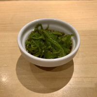 SUSHI TOKYO TEN、 新宿店 - めかぶポン酢