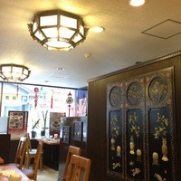 横浜中華街 北京飯店 - 重厚な店内