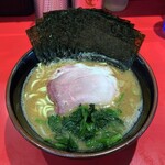 横浜ラーメン 真砂家 - ラーメン750円麺硬め。海苔増し100円。