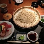 Hana han bekkan tsubaki - 蕎麦御膳は海鮮丼で。