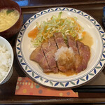 美波 - 豚ロースステーキ定食＝790円 税込