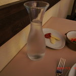 アンティーカ・トラットリーア・ノスタルジーカ - ガスのミネラルウォーター（カラフェで）