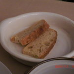 アンティーカ・トラットリーア・ノスタルジーカ - ローズマリー入り自家製パン