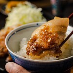 Kasumichousammaruichinoichi - 百年の孤独豚の生姜焼きと炊き立ての土鍋御飯の相性は言うまでもなく最高です。