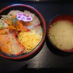 うお家 905 - 海鮮丼とあら汁