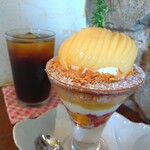 Les Deux Chats - ■桃と夏の果実のパフェ・ドゥ・セゾン(R4.7月)
                        ■アイスコーヒー