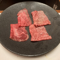 北新地しゃぶしゃぶすき焼き きらく - 山形産ミスジ、仙台産モモ　※しゃぶしゃぶ