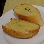 リストランテ アントン - スペシャリテのガーリックトースト