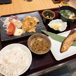 Torafuku - 選べる二種盛り定食！