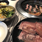 Yakiniku Kingu - 