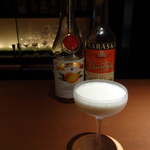 BAR Too - クロアチア産のバニラリキュールと、アプリコットを使ったミルクカクテル