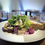 Salle a manger de Morimoto - ◆前菜盛り合わせ・・ワァ、スゴイ。美味しそう。＾＾ 前菜が盛り沢山で美味しそうだと、テンション上がりますね。