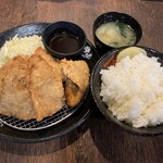 伝説のすた丼屋 - 鬼盛り すたみな豚揚げ定食です。（2022年６月）