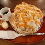 DAIBAN COFFEE cafe - エスプレッソ＆キャラメル氷1,280円✨ミルク氷にコーヒーとキャラメルシロップにカフェラテ味のエスプーマ♡総じてキャラメルマキアートのかき氷です！別添えで練乳とエスプレッソも♡