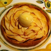 レストラン アラジン - リンゴの薄焼きタルト