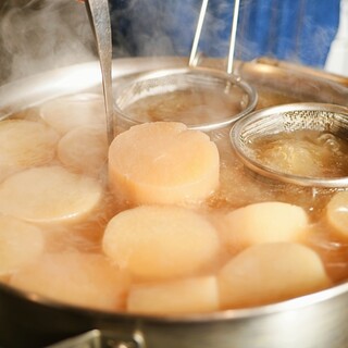 清爽的深厚高湯，滲透入味的自豪大根