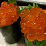 光本料理店 - イクラ、ピカピカ光ってるわ