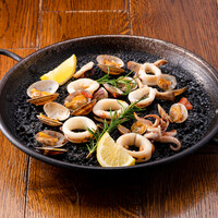 イカスミのパエリア