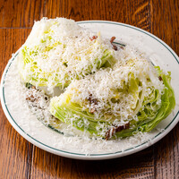 丸ごとレタスとパンチェッタのグリーンサラダ