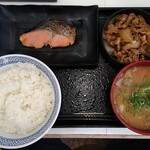 Yoshinoya - 牛鮭定食(ご飯大盛)とん汁変更