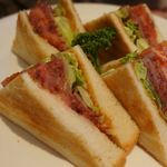 sandwich CLUB HOUSE - (2013.03.)コーンビーすのサンド。サンドの仕方が美味しいのか、本当に味の加減が良いです