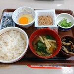 Sukiya - 納豆たまかけ朝食（ごはんミニ）［クーポン利用で270円］