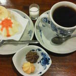 アデリータ - 201303　アデリータ　ファンシーＡセット（ＬＬサイズ）（950円）コーヒー＆ババロア