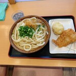 讃岐うどん 條辺 - かけうどん2玉 530円、かしわ天 190円、半熟玉子天 140円（いずれも税込）