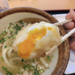 讃岐うどん 條辺 - 半熟玉子天　中の黄身は殆どレアです