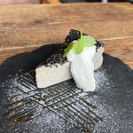 Black sesame baked cheesecake